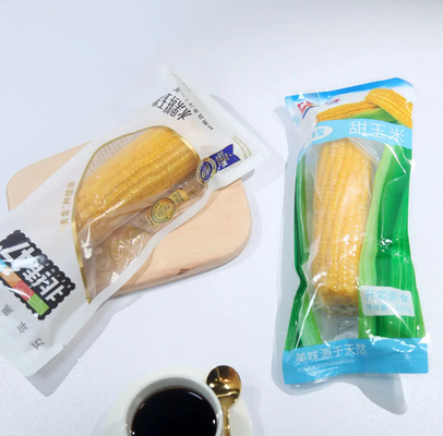 食品の真空シール袋 ソーセージと真空シール保管用のロール